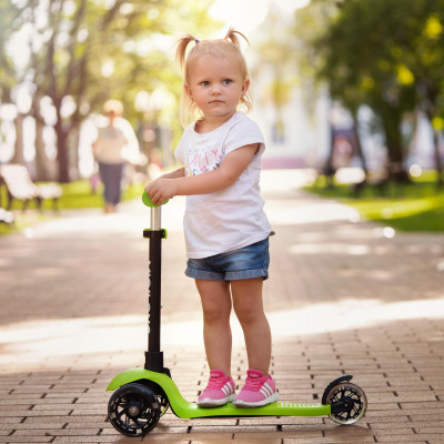 Самокат Miqilong Alamo зелений