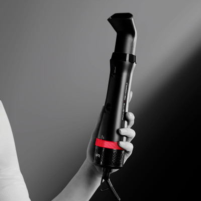 Фен-щітка Rowenta x Karl Lagerfeld Express Style, 800Вт, 3 режими, іоніз-я, чохол, чорний Фен-щітка Rowenta x Karl Lagerfeld Express Style, 800Вт, 3 режими, іоніз-я, чохол, чорний