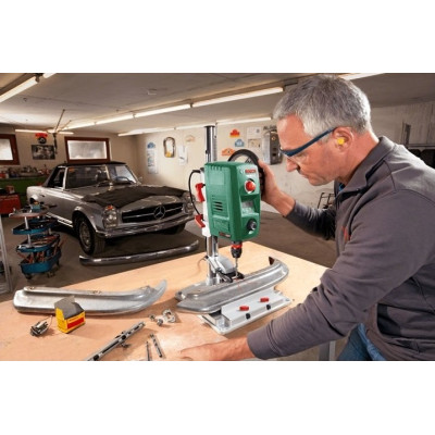 Bosch Верстат свердлильний PBD 40, 710Вт, макс D сталь/дерево 13/40 мм, 600-2500об/хв, плита 33х35х3см, підйом 90мм, 11.2кг Bosch Верстат свердлильний PBD 40, 710Вт, макс D сталь/дерево 13/40 мм, 600-2500об/хв, плита 33х35х3см, підйом 90мм, 11.2кг