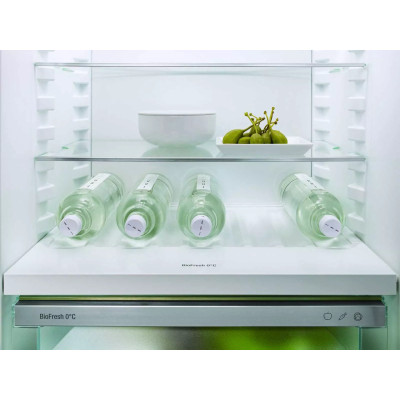 Холодильна камера Liebherr вбудована, 177x55.9х54.6, 291л, 1дв., D, ST, диспл внутр., BioFresh, білий