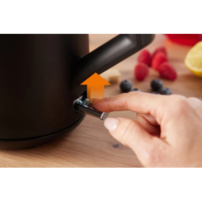 Електрочайник Gorenje 1.7л, Strix контроль, чорний матовий