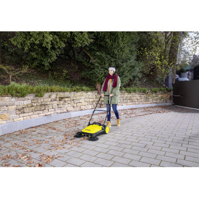Karcher Підмітальна машина S 4 Twin Karcher Підмітальна машина S 4 Twin