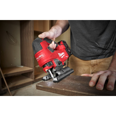 Лобзик акумуляторний Milwaukee M18 FJS-0X 18В 3500об/хв хід 25мм кейс 2.9кг без АКБ та ЗП Лобзик акумуляторний Milwaukee M18 FJS-0X 18В 3500об/хв хід 25мм кейс 2.9кг без АКБ та ЗП
