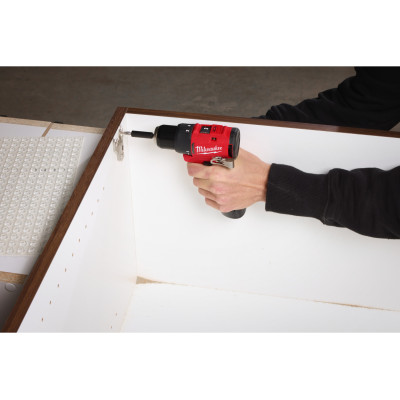 Шурупокрут-дриль акумуляторний Milwaukee M12 BLDDRC-201BRF 12В 2А·год 40Нм 0-1700об/хв ЗП С12 сумка 0.98кг Шурупокрут-дриль акумуляторний Milwaukee M12 BLDDRC-201BRF 12В 2А·год 40Нм 0-1700об/хв ЗП С12 сумка 0.98кг