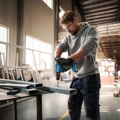 Шуруповерт-дрель ударный аккумуляторный Bosch GSB 183-LI 18В 1х2А-ч 21-56Нм 374-1815об-хв кейс 1.2кг