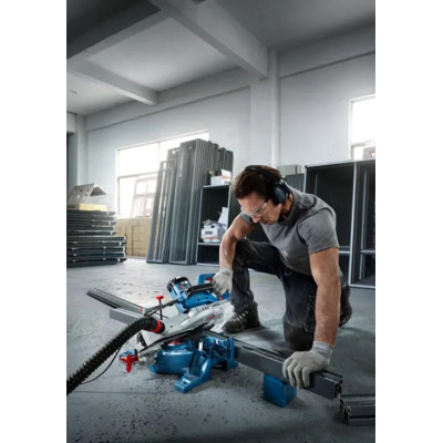 Пила торцювальна Bosch Professional GCM 254 1750Вт 5000об/хв диск 254мм 11.5кг