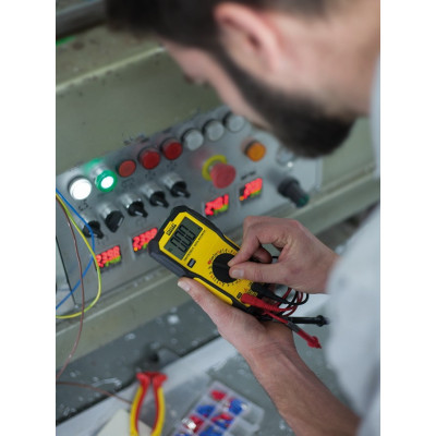 Мультиметр цифровий Stanley FatMax, 0-600В, широкий РК-дисплей Мультиметр цифровий Stanley FatMax, 0-600В, широкий РК-дисплей