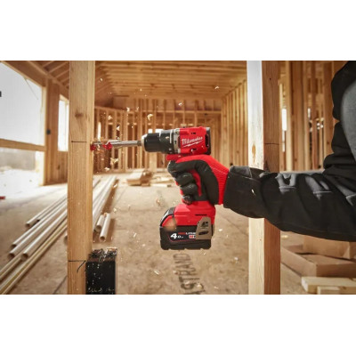 Шурупокрут-дриль акумуляторний Milwaukee М18 BLPDRC-422С 18В 1х2А·год 1х4А·год 60Нм 500·1700об/хв ЗП M12-18C кейс 1.5кг