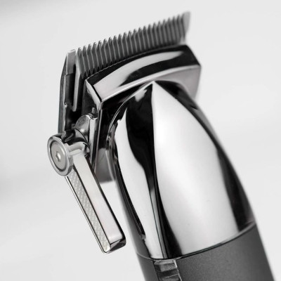 Машинка для стриження Babyliss Super-X Metal Series, мережа+акум., вібраційний мотор, насадок-10, кейс, чохол, гребінець у компл., сталь, сірий Машинка для стриження Babyliss Super-X Metal Series, мережа+акум., вібраційний мотор, насадок-10, кейс, чохол, гребінець у компл., сталь, сірий