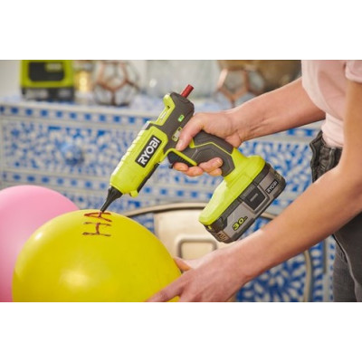 Пістолет клейовий Ryobi ONE+ RGL18-0 18В стрижні 11/12мм 200/130° без АКБ та ЗП
