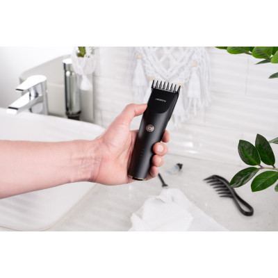 Машинка для стрижки  ARDESTO HC-Y22-B, мережа+акум., насадок-1, сталь+кераміка, чорний