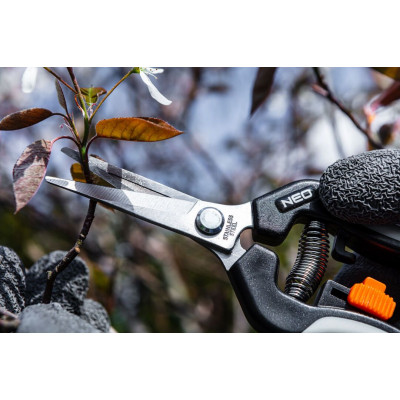 Секатор площинний Neo Tools, d різу 18мм, 200мм, 120г