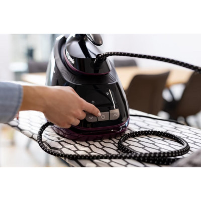 Праска-парогенератор Gorenje, 3000Вт, 1500мл, паровий удар -160гр, дисплей, керам. підошва, чорний