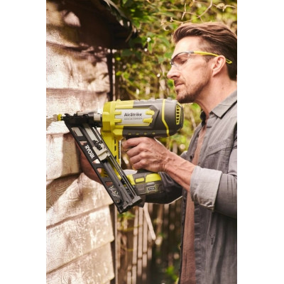 Цвяхозабивач акумуляторний ONE+ Ryobi R15GN18-0 18В цвяхи 24-64мм 3.1кг без АКБ та ЗП