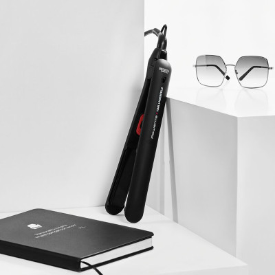 Випрямляч Rowenta x Karl Lagerfeld Easyliss, >240Вт, >200С, кераміка, турмалін , чорний Випрямляч Rowenta x Karl Lagerfeld Easyliss, >240Вт, >200С, кераміка, турмалін , чорний