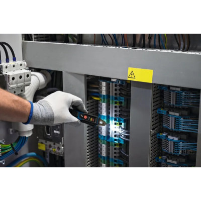 Тестер напряжения Bosch Professional GVD 1000-17 24-1000В 2AAх1.5В Тестер напряжения Bosch Professional GVD 1000-17 24-1000В 2AAх1.5В