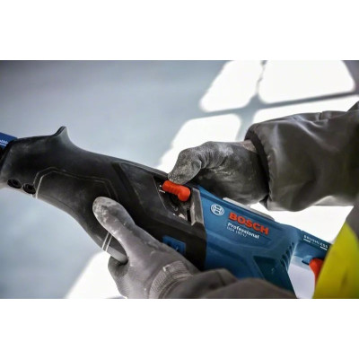 Bosch Пила шабельна акумуляторна GSA 185-LI, 18 В, пропил 230мм, хід 28мм, 3.2кг без АКБ та ЗП