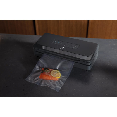 Вакууматор Electrolux для рулонів, пакетів і контейнерів, 120Вт, 30см, електронне керування, +1 рулон, пластик, сірий Вакууматор Electrolux для рулонів, пакетів і контейнерів, 120Вт, 30см, електронне керування, +1 рулон, пластик, сірий