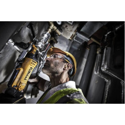 Багатофункціональний інструмент мережевий DeWalt 300Bт 0-22000кол/хв 1.5кг Багатофункціональний інструмент мережевий DeWalt 300Bт 0-22000кол/хв 1.5кг