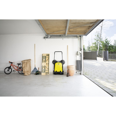 Karcher Підмітальна машина S 4 Twin Karcher Підмітальна машина S 4 Twin