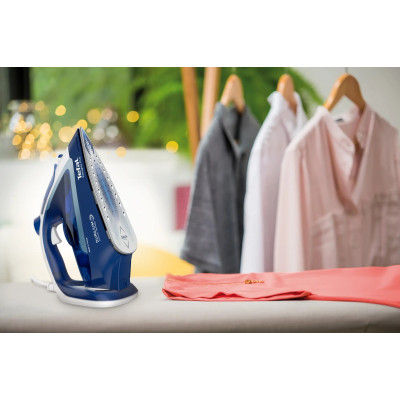 Tefal Праска Easygliss 2, 2700Вт, 270мл, паровий удар -240гр, постійна пара - 50гр, керам. підошва, синій Tefal Праска Easygliss 2, 2700Вт, 270мл, паровий удар -240гр, постійна пара - 50гр, керам. підошва, синій