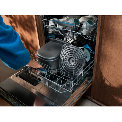 Мультипіч Electrolux 1800Вт, чаша-6.8л, сенсорне керування, 6 програм, пара, пластик, чорний (EAF7SB)