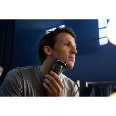 Бритва електр. Philips роторна Series 7000, бритв.головок-3, Li-Ion, сух.+волог., тример, чорний Бритва електр. Philips роторна Series 7000, бритв.головок-3, Li-Ion, сух.+волог., тример, чорний