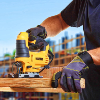 Лобзик DeWalt 650Вт 500-3200кол/хв хід 24мм 2.4кг Лобзик DeWalt 650Вт 500-3200кол/хв хід 24мм 2.4кг