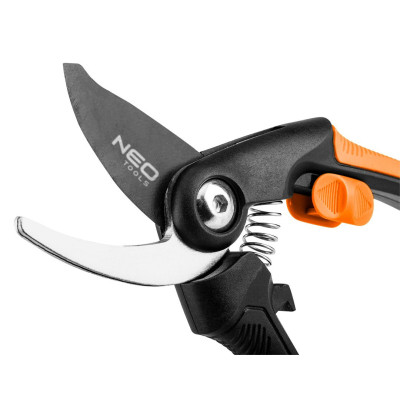 Секатор площинний Neo Tools, d різу 20мм, 210мм, 178г