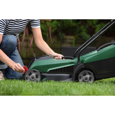 Bosch Газонокосарка акумуляторна CityMower 18V-32-300 18В акб 1х4А·год 31л 30-60мм 9.4кг