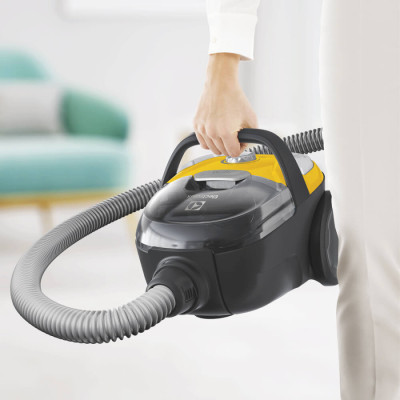 Пилосос Electrolux контейнерний, 600Вт, конт пил -0.92л, 3 насадки, жовтий Пилосос Electrolux контейнерний, 600Вт, конт пил -0.92л, 3 насадки, жовтий