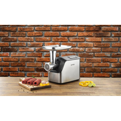 М'ясорубка Gorenje, 2200Вт, 2.2кг/хв, 2 решітки, насадка для ковбас, пластик/метал, чорн/нерж М'ясорубка Gorenje, 2200Вт, 2.2кг/хв, 2 решітки, насадка для ковбас, пластик/метал, чорн/нерж