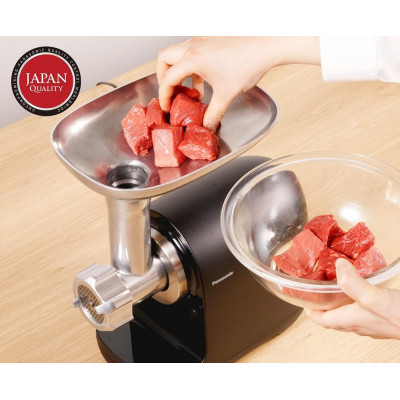 Мясорубка Panasonic, 1700Вт, 3кг/мин, 3 решетки, насадка для колбас, пластик, черный