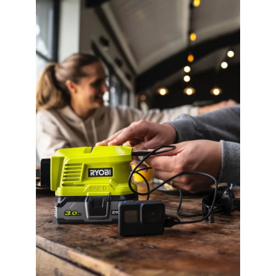 Инвертор напряжения аккумуляторный Ryobi ONE+ RY18BI150A-0, 220 Вольт, 150Вт/300Вт пиковая, (без АКБ и ЗУ)