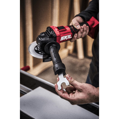 Шліфмашина кутова акумуляторна SKIL 3923 CA 125мм 20В безщіткова 10000об/хв плав. пуск 1.63кг без АКБ та ЗП