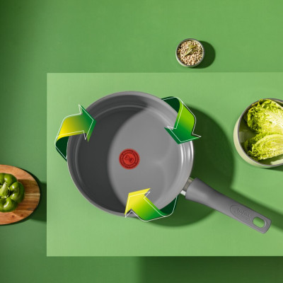 Сотейник з кришкою Tefal Renewal, 24см, алюміній, бакеліт, скло, чірий (C4263243)