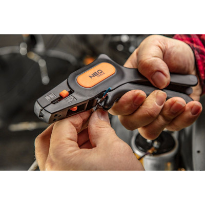 Neo Tools Знімач ізоляції Neo Tools, автоматичний, 0.5-6мм кв., кусачки, регулювання довжини, 195мм Neo Tools Знімач ізоляції Neo Tools, автоматичний, 0.5-6мм кв., кусачки, регулювання довжини, 195мм
