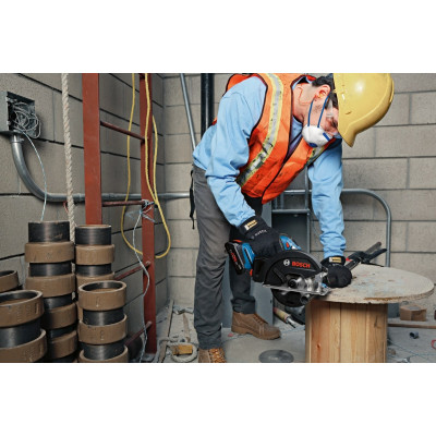 Bosch Пила дискова GKM 18V-50 акумуляторна, 2*18 В 5 Аг, 136 мм, 4250 об/хв, 2.2 кг