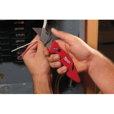 Ніж будівельний трапецевидний складаний Milwaukee Fastback, лезо 18мм, корпус комбінований