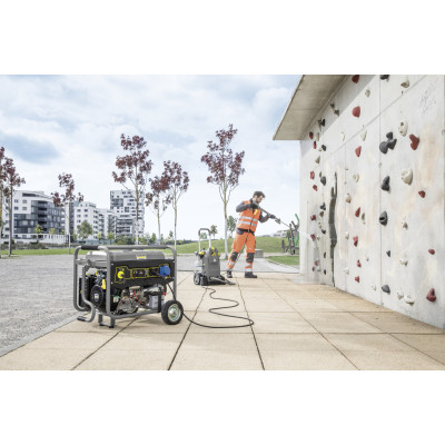 Karcher Генератор PGG 8/3 бензиновий, 380 (+ 230В), електростарт, max 7.5кВт, AVR Karcher Генератор PGG 8/3 бензиновий, 380 (+ 230В), електростарт, max 7.5кВт, AVR