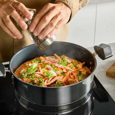 Сотейник Tefal Excellence+, з кришкою, 26см, нержавіюча сталь, скло, бакеліт, чорний Сотейник Tefal Excellence+, з кришкою, 26см, нержавіюча сталь, скло, бакеліт, чорний