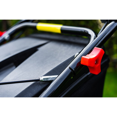 Газонокосилка бензиновая GRAPHITE 3200Вт (4.35к.с.) 52.5см 60л мульчирование 25-65мм 36.5кг (52G673)