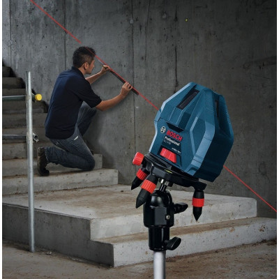 Нiвелiр лазерний Bosch Professional GLL 3-15X, до 15м, ±0.2мм/м, 3 проміня + 1 точка прямовису Нiвелiр лазерний Bosch Professional GLL 3-15X, до 15м, ±0.2мм/м, 3 проміня + 1 точка прямовису