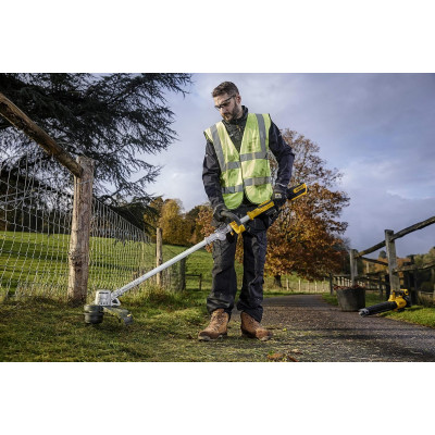 Тример садовий акумуляторний DeWalt 18В 36см ліска 3.6кг без АКБ та ЗП Тример садовий акумуляторний DeWalt 18В 36см ліска 3.6кг без АКБ та ЗП