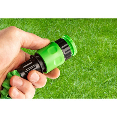 Набор для полива Verto, в комплекте шланг 7.5-22м, растягивающийся, ороситель прямой 15G700, коннектор, 2 муфты (15G890)