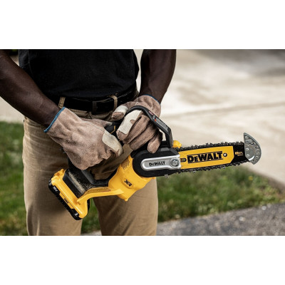 Пила ланцюгова акумуляторна DeWalt безщіткова 18В XR Li-lon 8.6м/с шина 20см 2.1кг без АКБ та ЗП