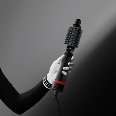 Фен-щітка Rowenta x Karl Lagerfeld Express Style, 800Вт, 3 режими, іоніз-я, чохол, чорний Фен-щітка Rowenta x Karl Lagerfeld Express Style, 800Вт, 3 режими, іоніз-я, чохол, чорний