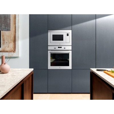 Мікрохвильова піч Electrolux вбудована, 25л, електрон. керування, 900Вт, гриль, дисплей, білий Мікрохвильова піч Electrolux вбудована, 25л, електрон. керування, 900Вт, гриль, дисплей, білий