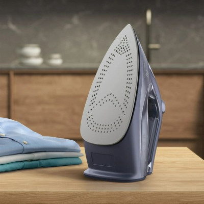 Утюг Electrolux, 2500Вт, 330мл, паровой удар 200гр, керам. подошва, синий (E6SI1-4MN) Утюг Electrolux, 2500Вт, 330мл, паровой удар 200гр, керам. подошва, синий (E6SI1-4MN)