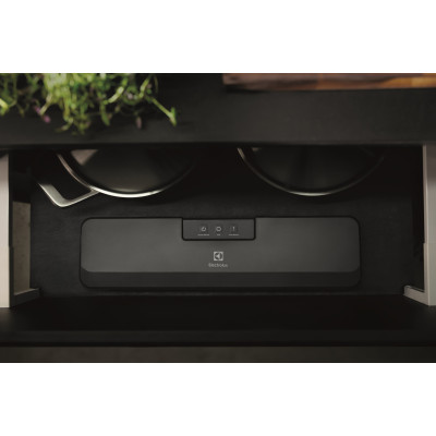 Вакууматор Electrolux для рулонів, пакетів і контейнерів, 80Вт, 30см, електронне керування, +10 пакетів, пластик, чорний (E4VS1-4AG) Вакууматор Electrolux для рулонів, пакетів і контейнерів, 80Вт, 30см, електронне керування, +10 пакетів, пластик, чорний (E4VS1-4AG)